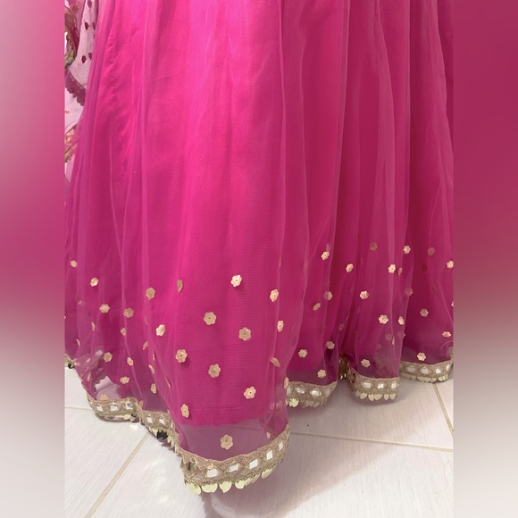 Brand New Lengha, Blouse, dupatta! Vibrant colors! - Picture 4 of 5